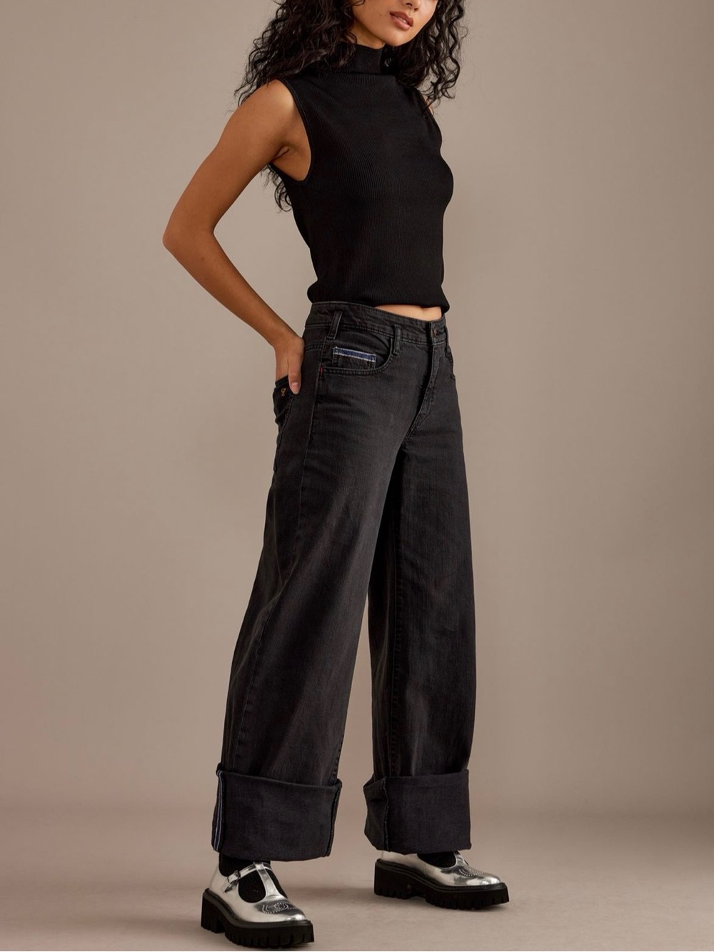Cuffed black jeans with sport stripe